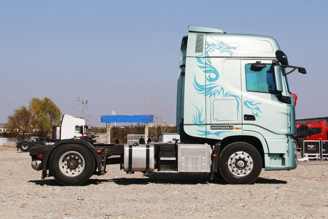 Caminhão de cabeça de tractor Eaton 12a marcha Dongfeng GX 4 * 2 Massa de tração 35 toneladas 480hp Caminhão pesado