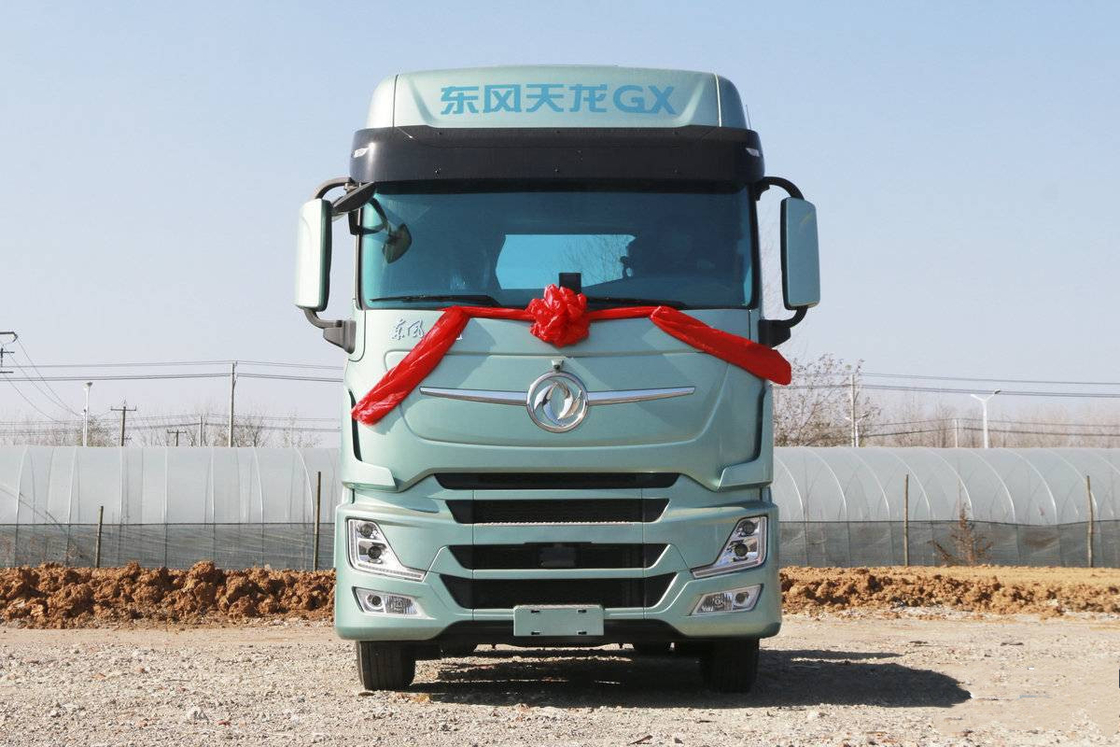 Caminhão de cabeça de tractor Eaton 12a marcha Dongfeng GX 4 * 2 Massa de tração 35 toneladas 480hp Caminhão pesado