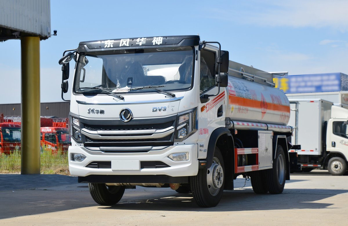 Venda de caminhão petroleiro Quênia Dongfeng 4*2 Chassis 8,5 cubic Tanker Yuchai Motor 165 hp