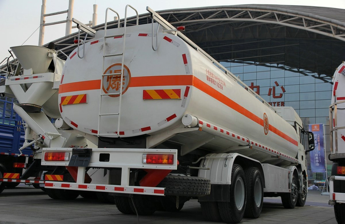 8x4 petroleiro camião Shacman 12 rodas Euro 4 Emissão 30m3 Capacidade Weichai 290 hp