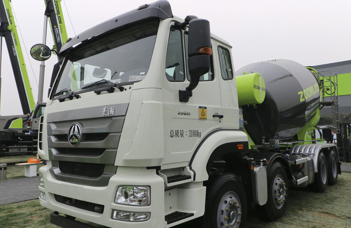 Caminhão de mistura de concreto Gana Hohan J5G 8*4 Chassi Zoomlion Tanker 8M3 Motor diesel 310 hp