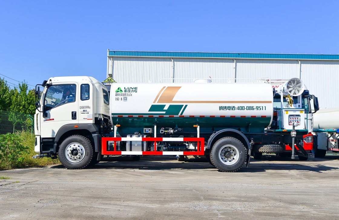 Caminhão-tanque de água 4x2 Sinotruck Howo Weichai 220hp Duplo pneus traseiros Cabina de fila única