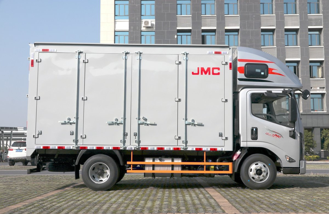 Caminhões de carga leve usados JAC 4,2 metros Van Box Cabina de porta dupla de fila única com cama