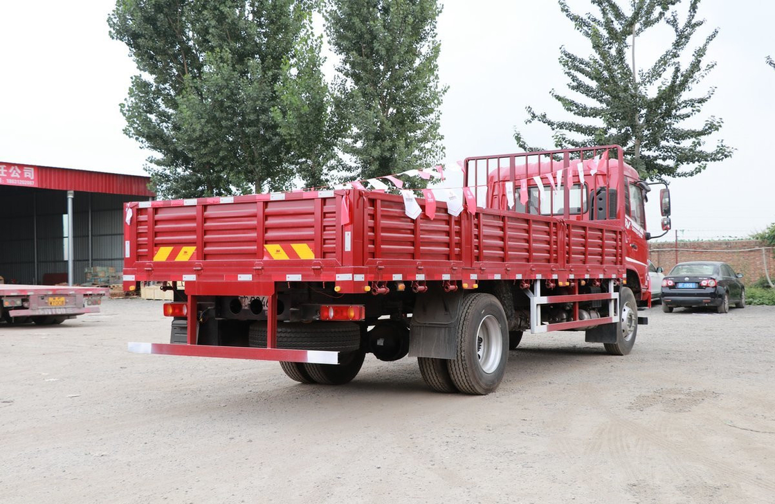 Caminhão de carga de 12 toneladas China Marca Donfeng 4 * 2 Caminhão de caminhão plano Duplo pneus traseiros Direção esquerda