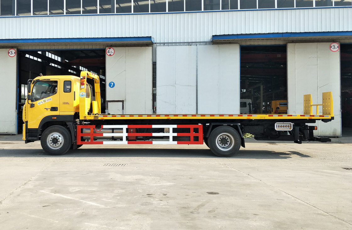 7 toneladas de caminhão Wrecker Foton Cummins Motor 210hp cama plana 4 * 2 modo de condução 10,5 metros de comprimento