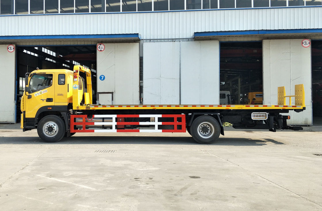 Modo de movimentação de 7 toneladas da cama lisa 4*2 do motor diesel 210hp de Foton do caminhão Wrecker 10,5 medidores de comprimento