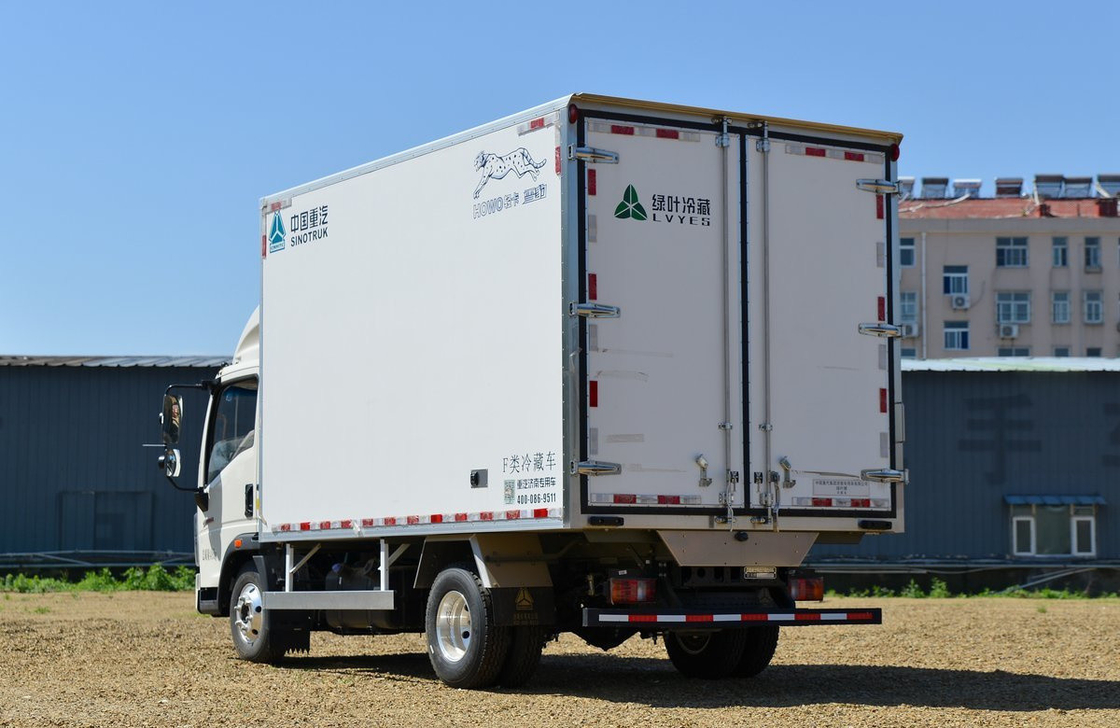 Caminhão congelador para venda Caminhão Sinotruck Howo 4*2 Caminhão frigorífico de eixo único Caminhão furgão caixa 20 cúbico