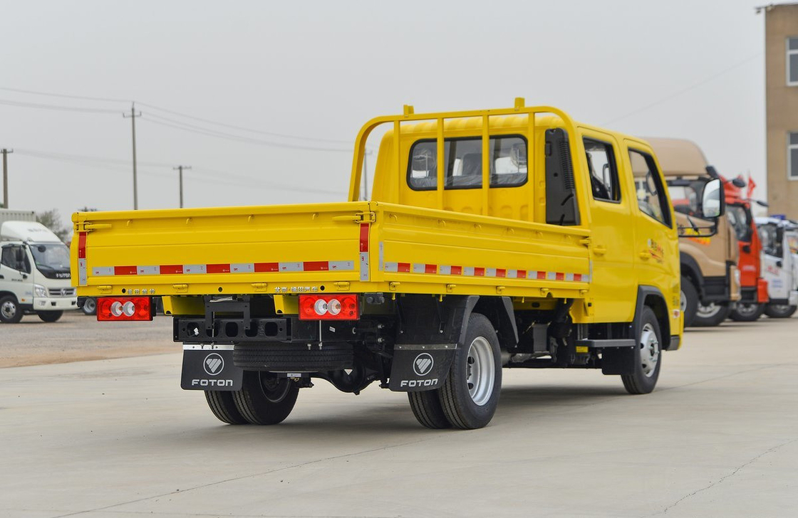 Caminhão de cama Foton Caminhão de caminhão pequeno Caminhão de caminhão duplo 5 lugares Cabine Motor de gasolina 6 pneus LHD