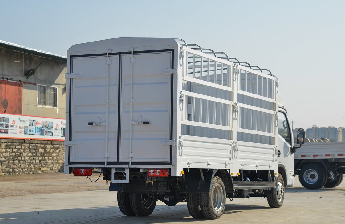 Pequenos caminhões de carga SAIC caminhão leve caixa de vedação 4 metros motor diesel de eixo único 95hp