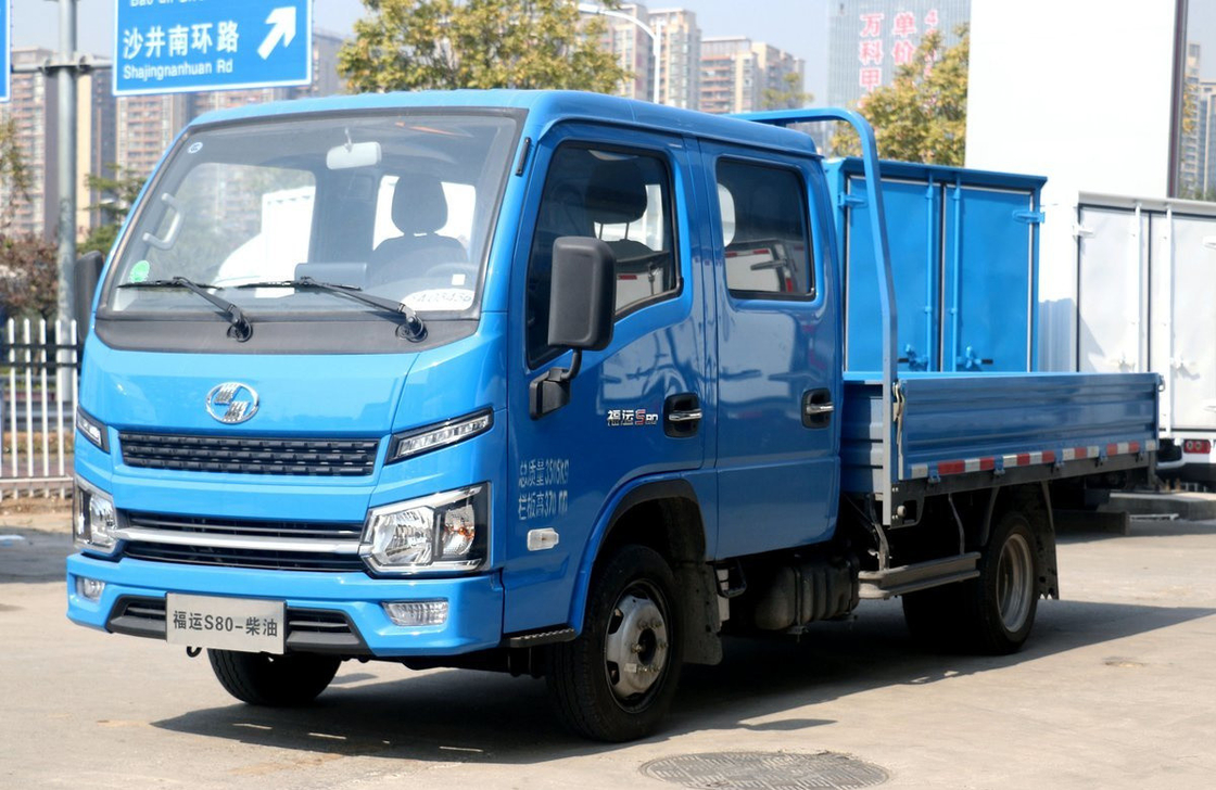 Caminhões de carga no Gana Caminhão SAIC leve 2 fileiras Assentos Caixa de cama plana 2300cc Deslocamento do motor