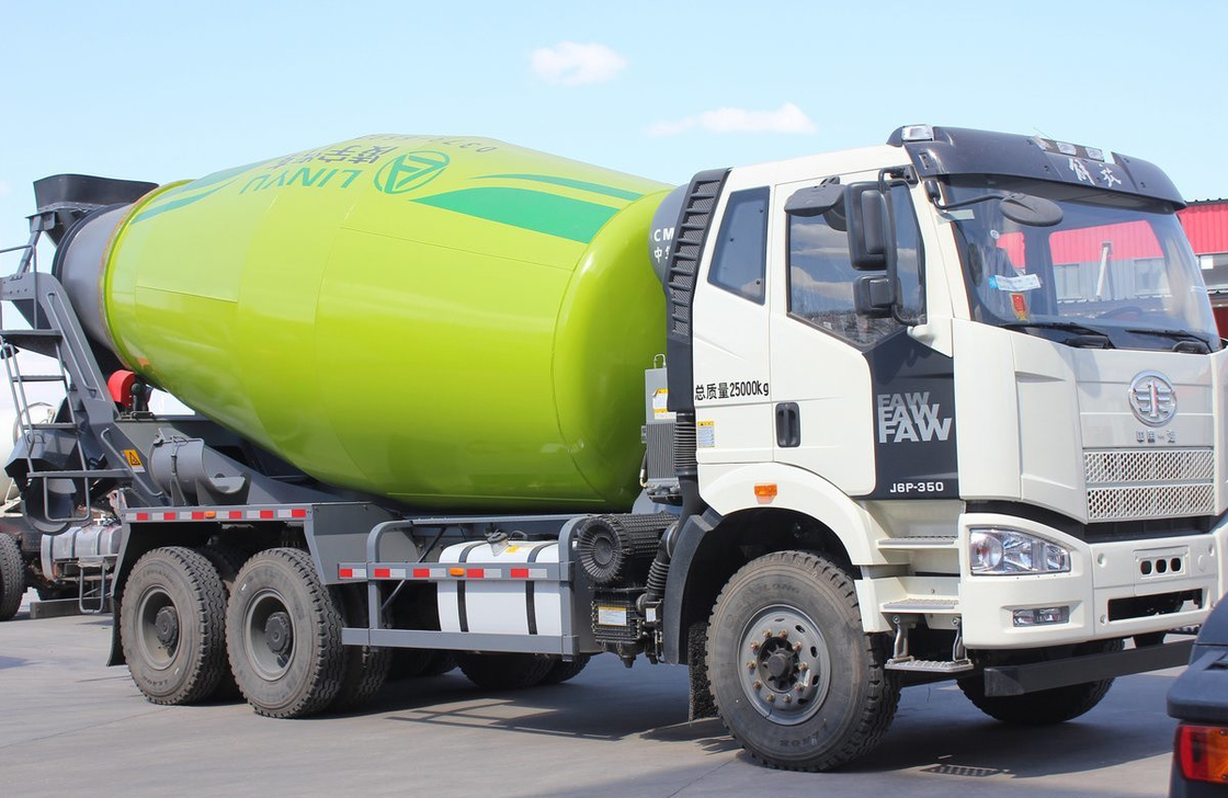 Caminhão de mistura de concreto Caminhão de mistura de cimento FAW antigo 6*4 com 10 rodas Caminhão de combustível 5 cúbicos duplo eixo