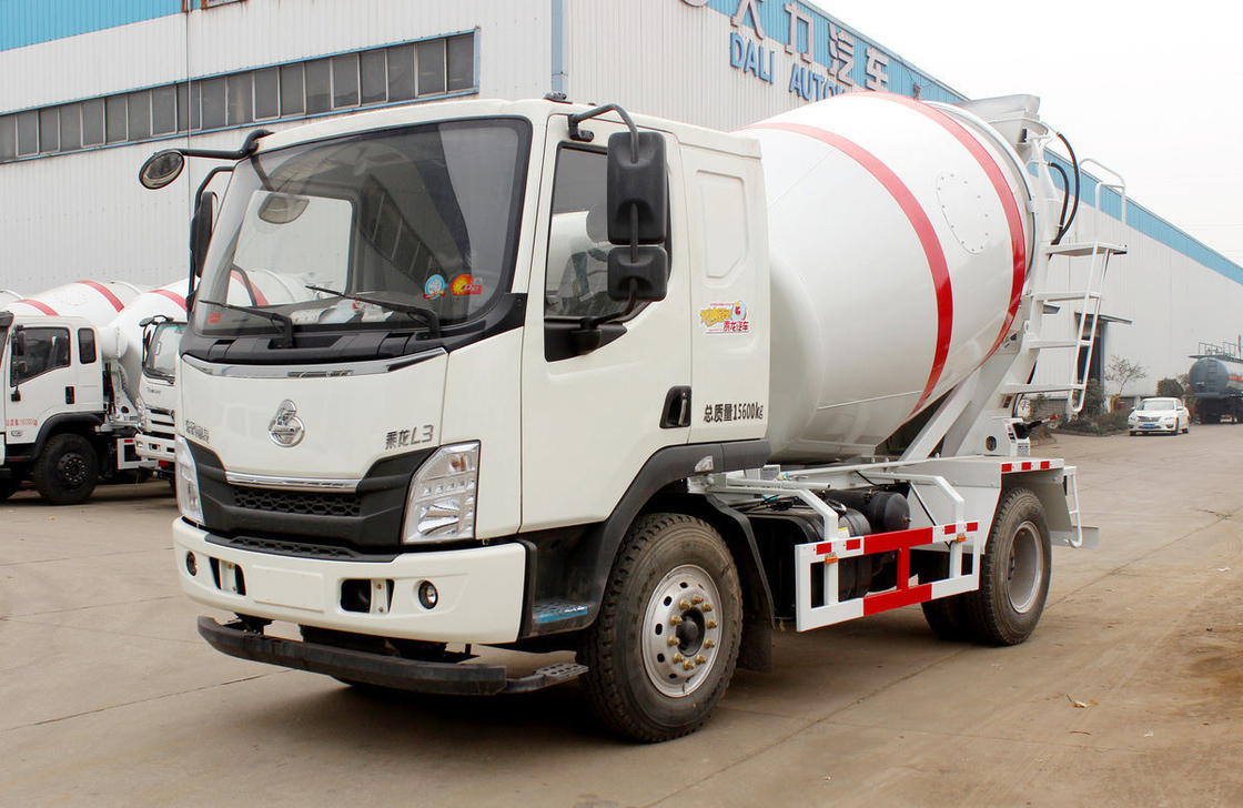 Caminhão de mistura de concreto Liuqi 4 × 2 com 6 pneus Pequeno misturador de cimento 4 cilindros de tanque Capacidade 160 hp