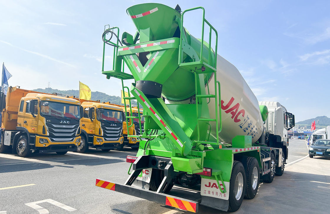 Caminhão de concreto móvel 7-8m3 Caminhão de cimento Mixer Caminhão marca chinesa JAC Yuchai 350hp