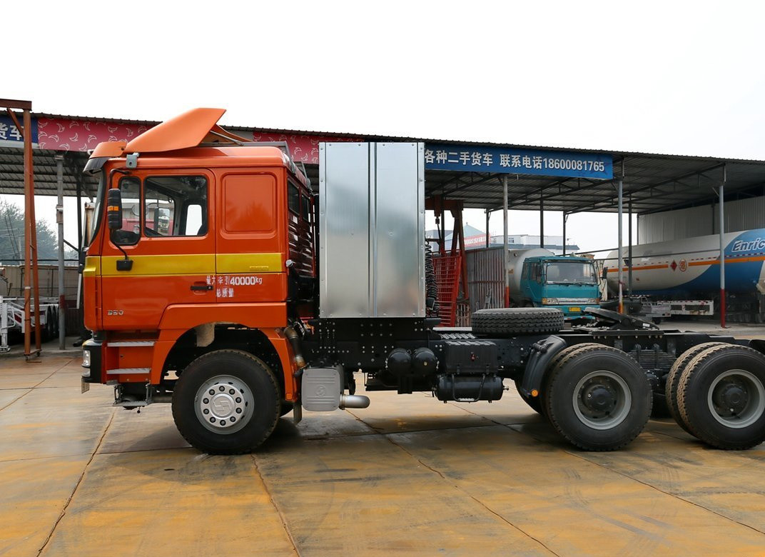 Cabeça de Tractor Truck Shacman Cavalo de Transporte de Gás 6 * 4 com 3 eixos Weichai 350hp LNG Manual