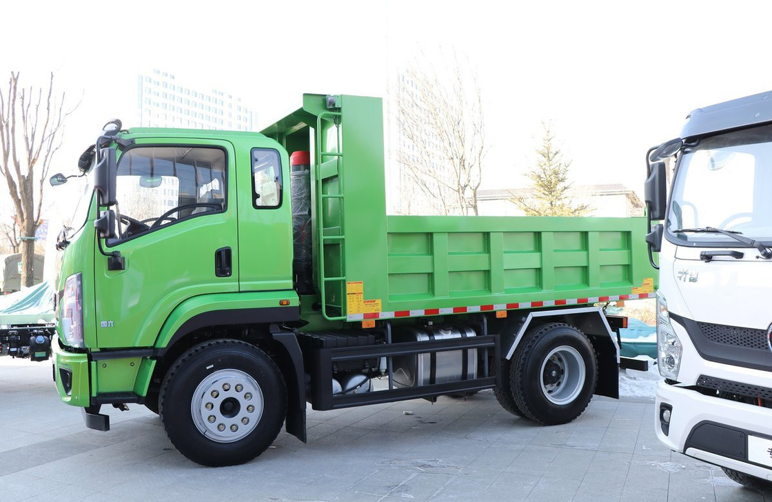 Pequeno camião de 8 toneladas para venda Shacman Tipper 3,75 metros Caixa Single Axle 200L Tanker de petróleo
