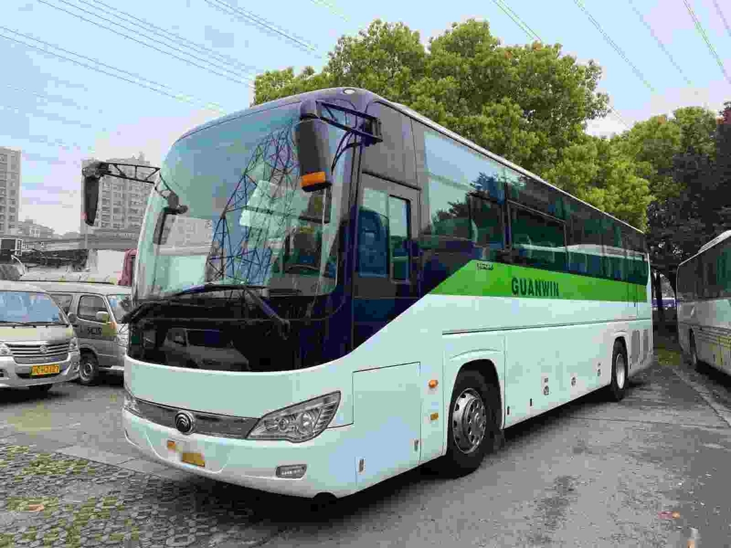 Luxo Usado YUTONG Ônibus 2015 Ano Euro-IV Emissão 51 assentos Compartimento de bagagem grande