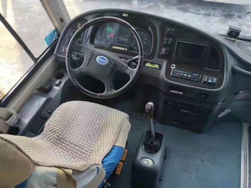 Ônibus usado do transporte de passageiro da mão do negociante segundo do ônibus com o ônibus diesel do Euro 3 do Euro 2 da C.A.