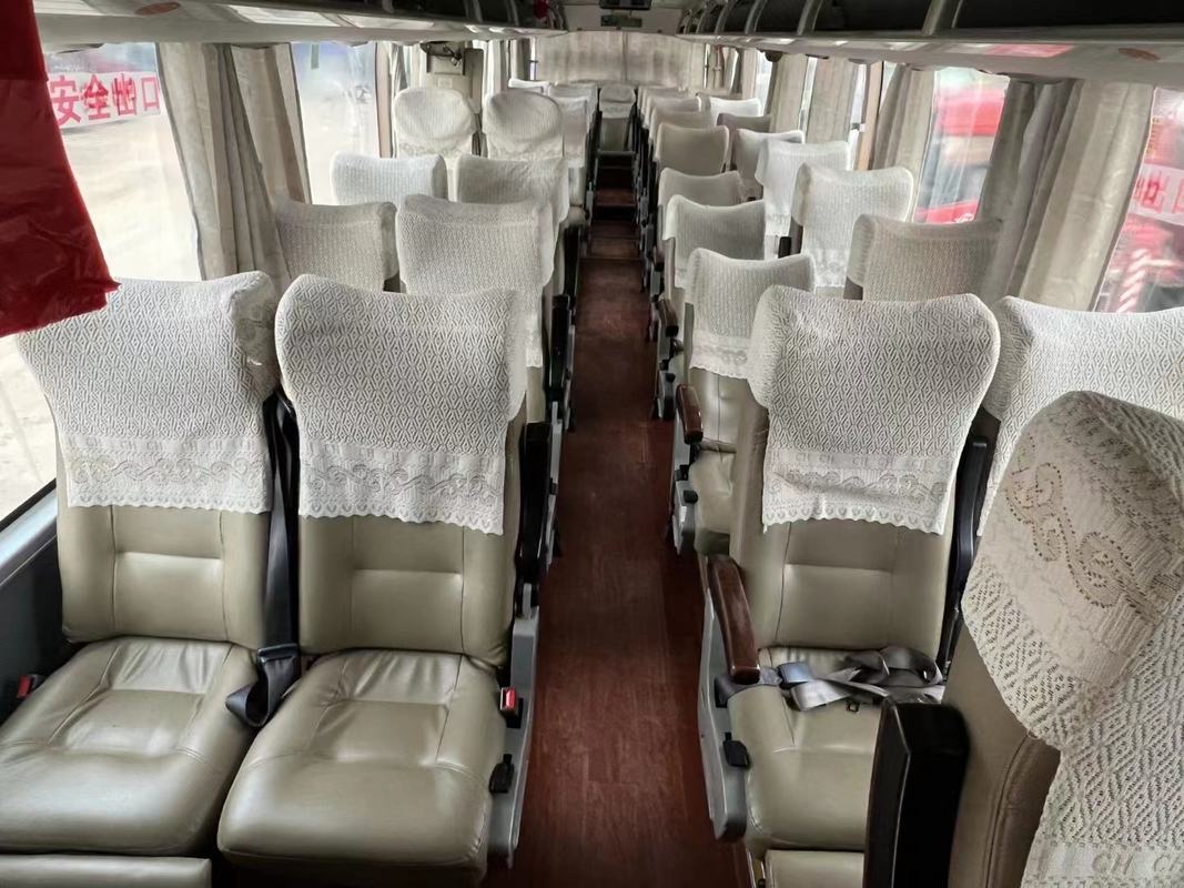Euro 4 Emissão 49 assentos Autobuses Yutong Usados Uma camada e meia transporte de autocarros de segunda mão