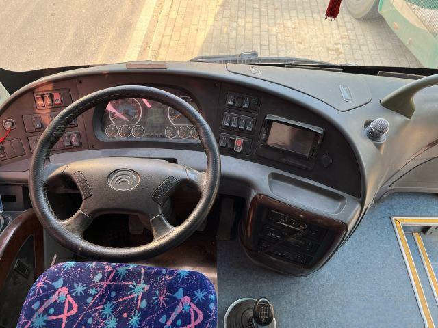 39 lugares YUTONG, autocarro de segunda mão, ônibus diesel usado 2010 Ano Euro III padrão de emissões