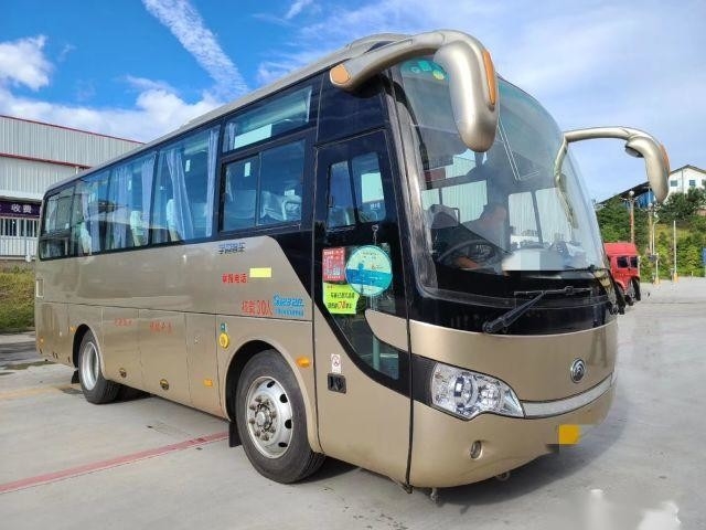 Autocarro de segunda mão Youtong ZK6808 Direção à esquerda 30 lugares Uso de primavera de folha na África