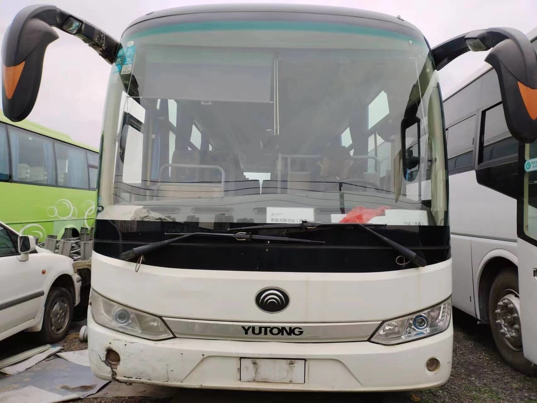 Autocarros usados Yutong 2 por 3 assentos Layout 59 assentos ônibus de segunda mão 2016 ano bom A / C