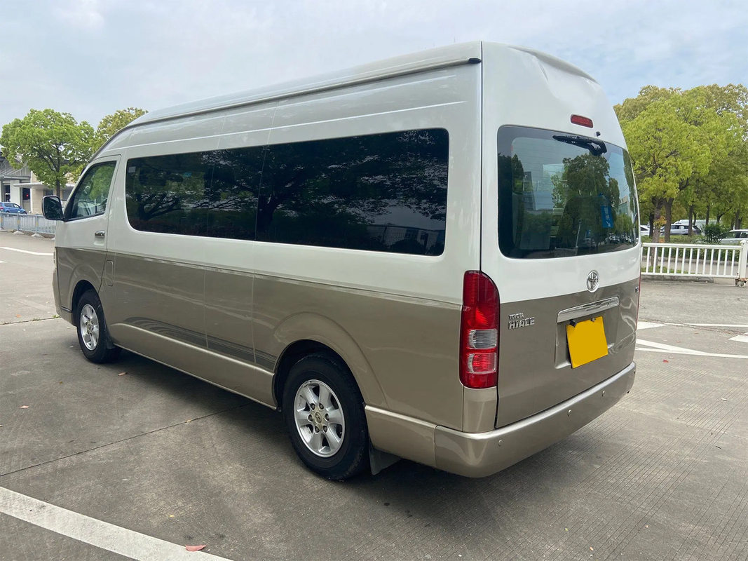 Toyota Hiace Minibus de 13 lugares com direção à esquerda elétrico de porta média Euro 4 Standard Champagne Gold