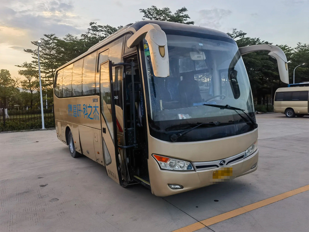 XMQ6759 Euro 4 Padrão 7.5m Direção esquerda Motor diesel KingLong Usado ônibus de passageiros