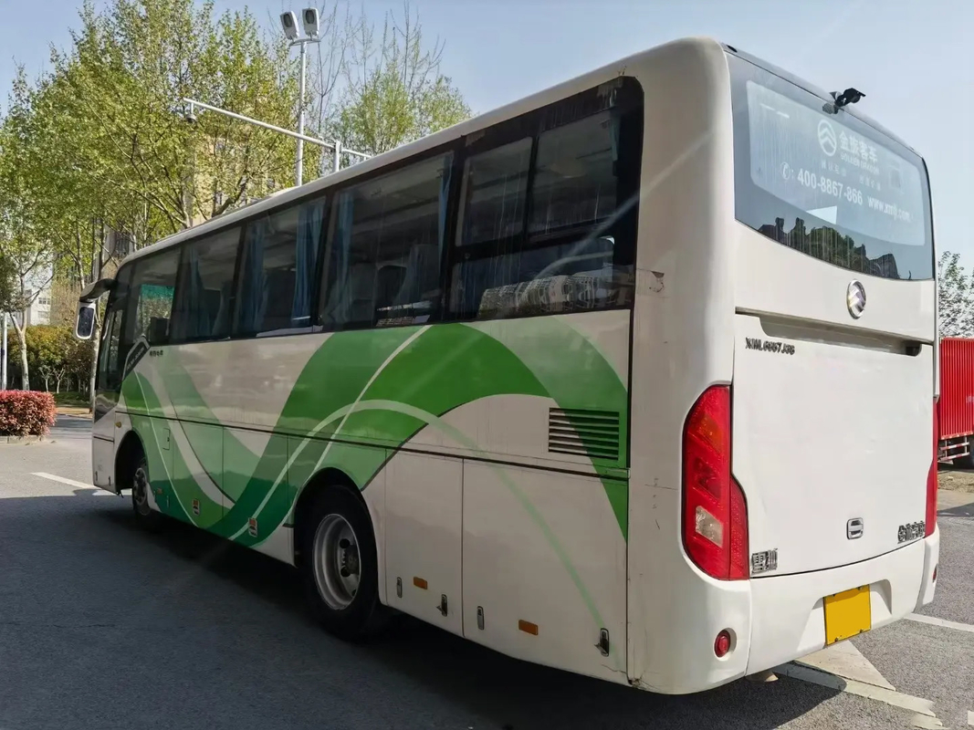 XML6857 33 lugares motor diesel branco de porta única e autocarro de segunda mão com ar condicionado