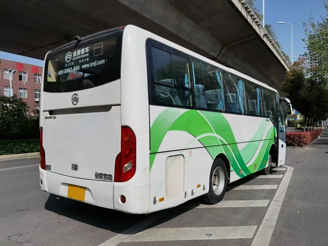 XML6857 33 lugares motor diesel branco de porta única e autocarro de segunda mão com ar condicionado