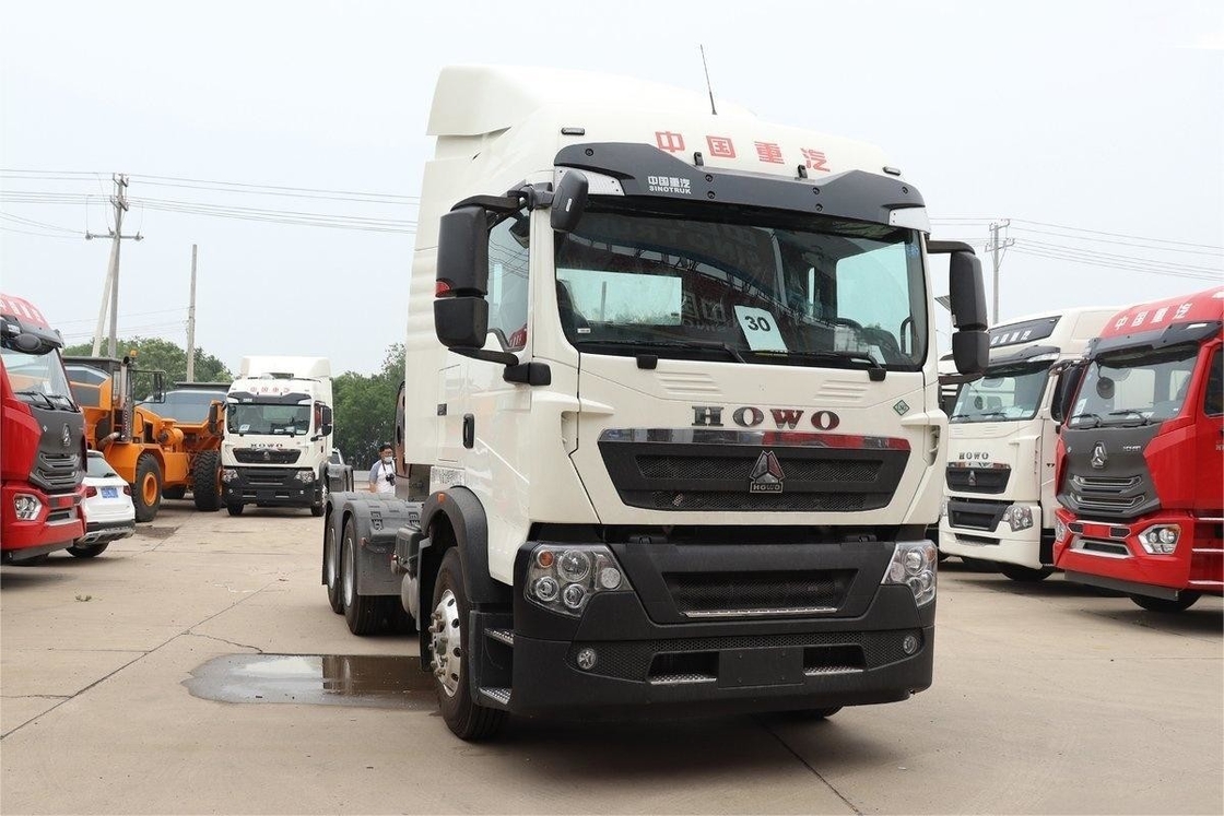 HOWO Caminhão pesado de fila única Semi TX 440HP 6X4 12gears Tractor de GNL de tração dupla Nacional VI
