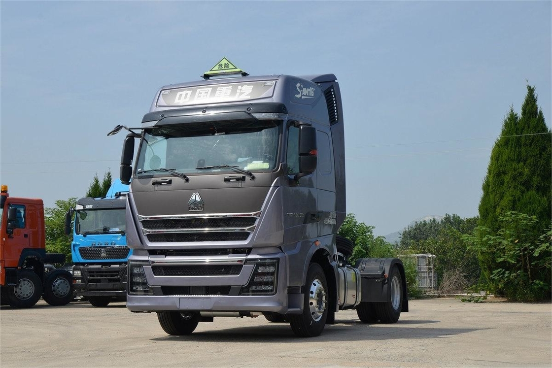 HOWO TH7 Caminhão 430HP 4X2 AMT Automático de mercadorias perigosas Tractor Fairing lateral painel de fluxo