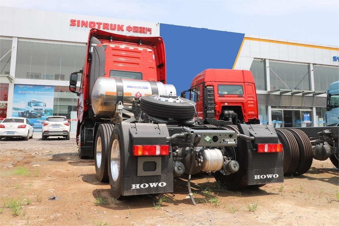 HOWO caminhão pesado 530 cavalos de potência 6X4 nacional VI LNG Trator caminhão sudário lado defletor de ar