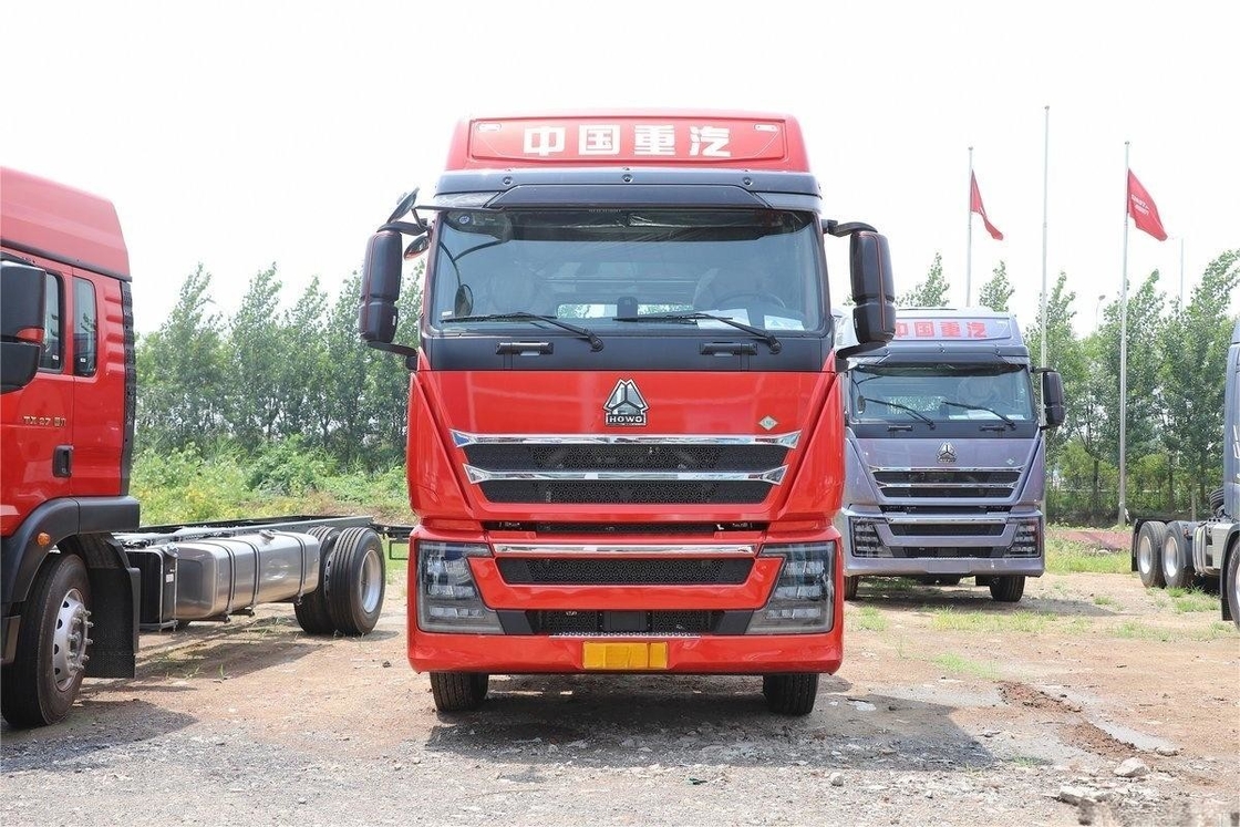 HOWO caminhão pesado 530 cavalos de potência 6X4 nacional VI LNG Trator caminhão sudário lado defletor de ar