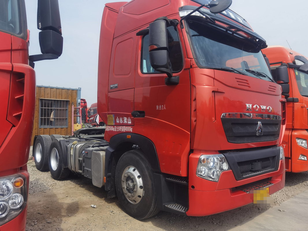 Cabeça de caminhão tractor Sino Cor Vermelha 6×4 modo de direção Folha Primavera Uma fileira Com LHD de cama