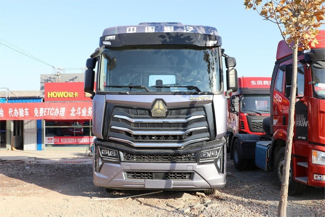 HOWO Caminhão Pesado Trator Deflector de telhado alto 6X4 Diesel 16 marchas 480 cavalos de potência Nacional VI