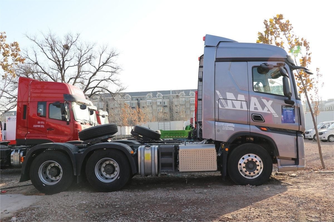 HOWO Caminhão Pesado Trator Deflector de telhado alto 6X4 Diesel 16 marchas 480 cavalos de potência Nacional VI