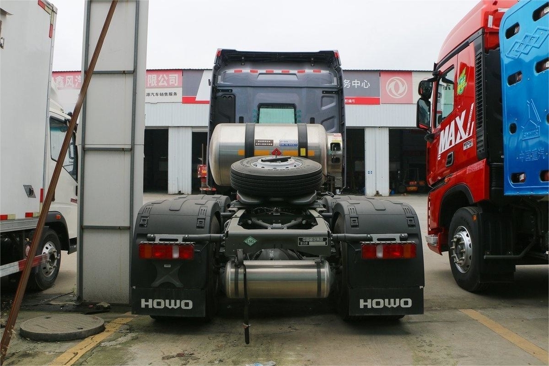 HOWO Max Heavy Truck Light Luxury Version Complate de fluxo de telhado alto 480HP 6X4 Trator de GNL