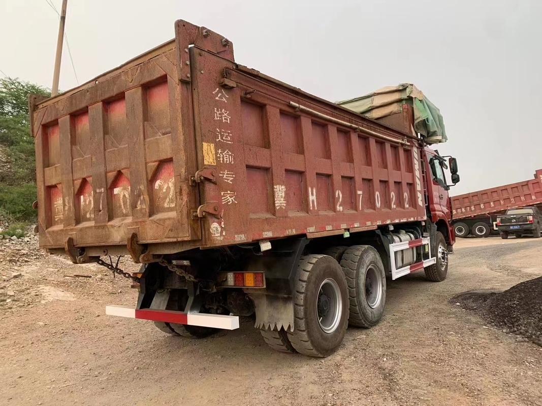 Caminhões usados com preços de 10 rodas Foton Dumper carregando 30 toneladas Grande balde com tampa