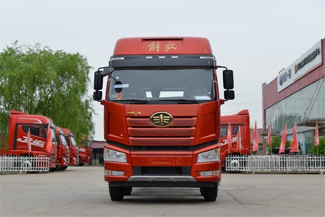 FAW Jiefang caminhão pesado alto diesel de 10 velocidades 8X4 320HP 9,5m trilhos chassi de caminhão de transporte