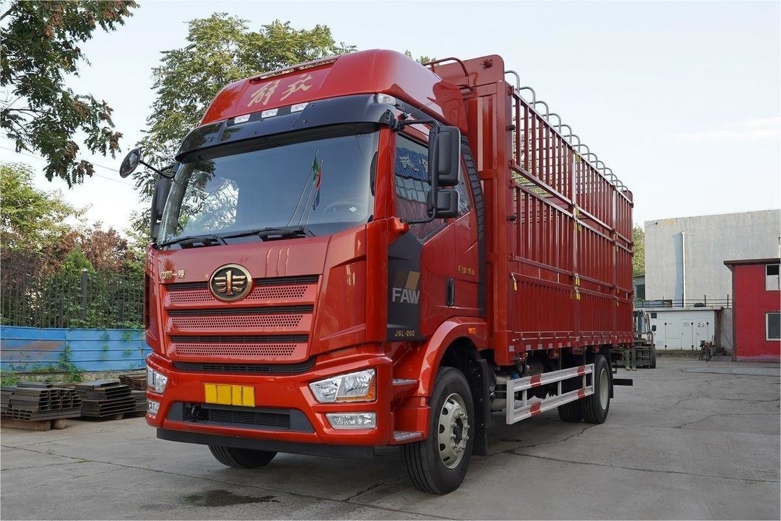 FAW Jiefang Camião de linha única e meio assento 260HP Diesel de 8 velocidades 4X2 6.75m Camião de cerca