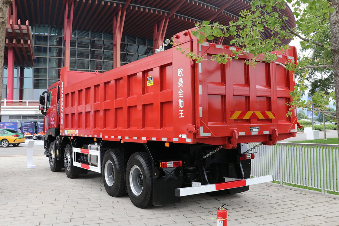 Foton Dump Truck 15 toneladas 580 cavalos 8X4 7.6M Corpo vermelho Duplo eixo traseiro Caixinha de carga em forma de U