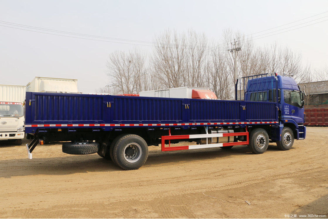 Caminhão pesado da série 6 Foton Auman Caminhão de cama plana Diesel de 8 velocidades 245HP 6X2 9.53m Corpo azul