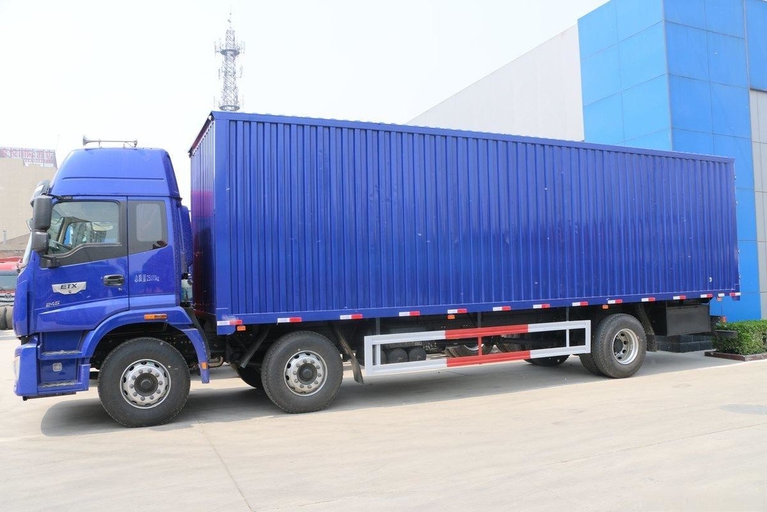 Assentos de absorção de choque Foton Auman Van Truck Diesel 245HP 6 cilindros 6X2 9,53m Ar condicionado