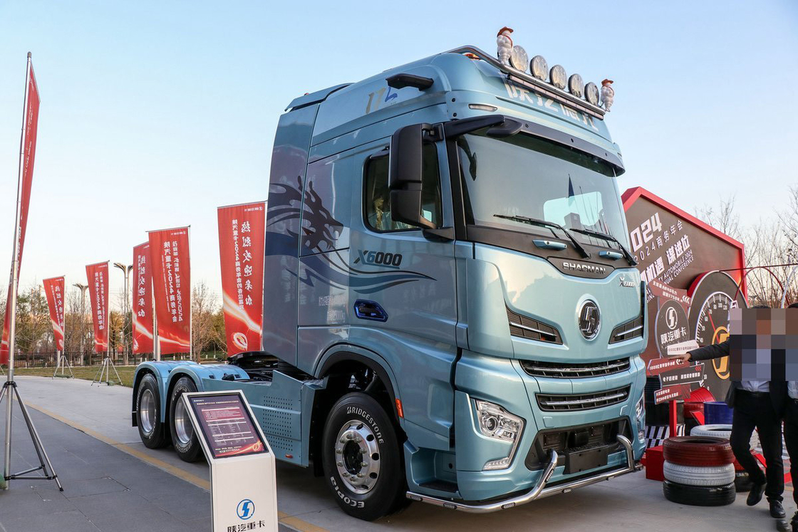 Shacman Tractor Truck Climatizador de telhado alto topo lateral 840HP 6X4 AMT tampão hidráulico