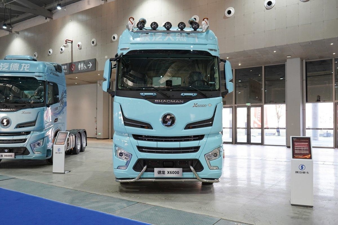 Shacman X6000 Tractor Truck Diesel 700 Hp 6X4 LNG AMT Alto telhado