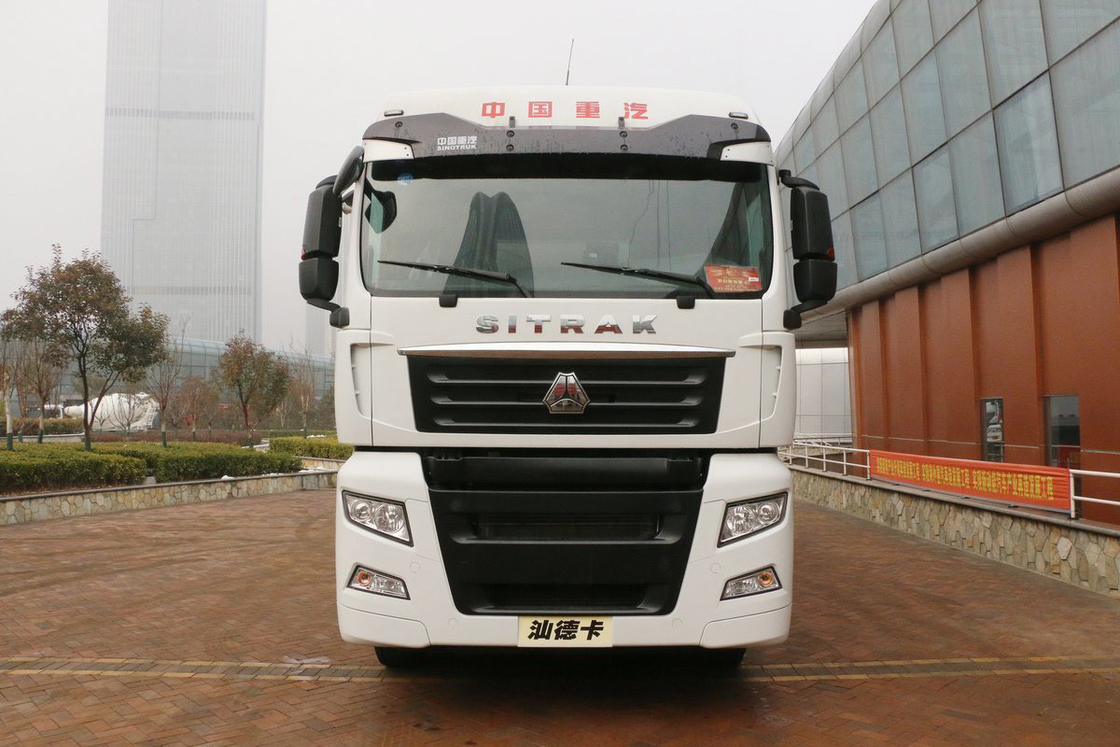Linha única de meias cadeiras manual 16 marchas Diesel 480HP 6 * 2 centro do eixo removível SITRAK Van Truck