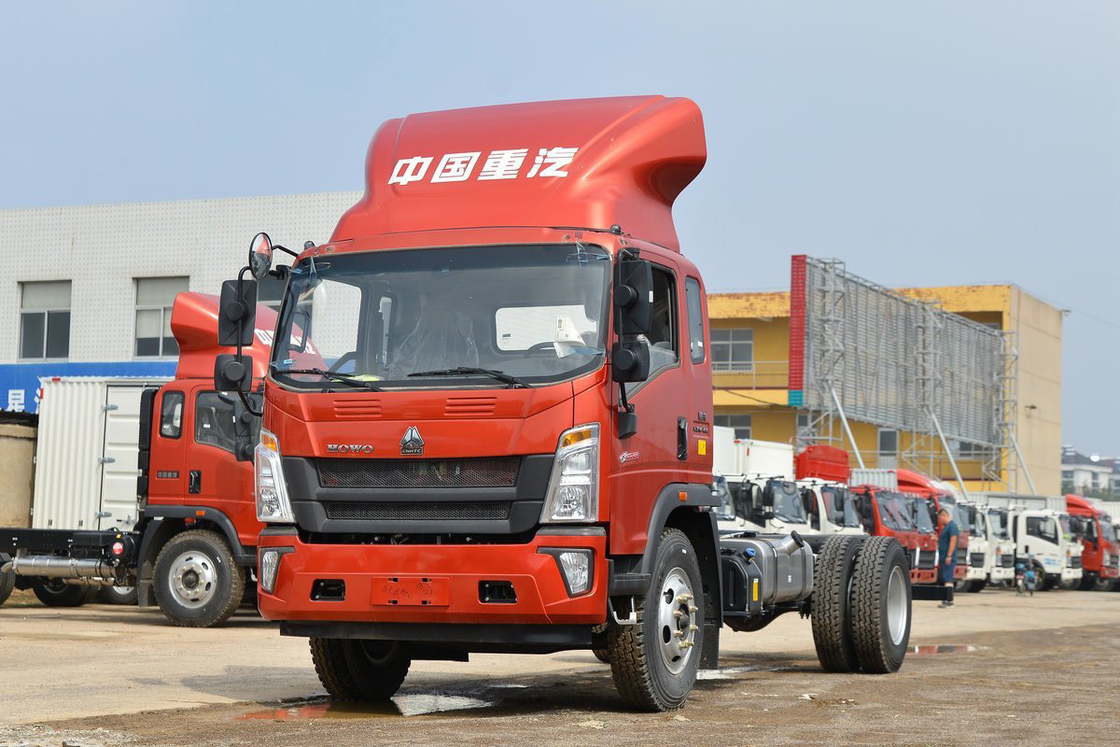 Sinotruk Deflector de teto alto 190hp Howo Truck Chassis pode ser instalado com 5.75m Truck de vedação