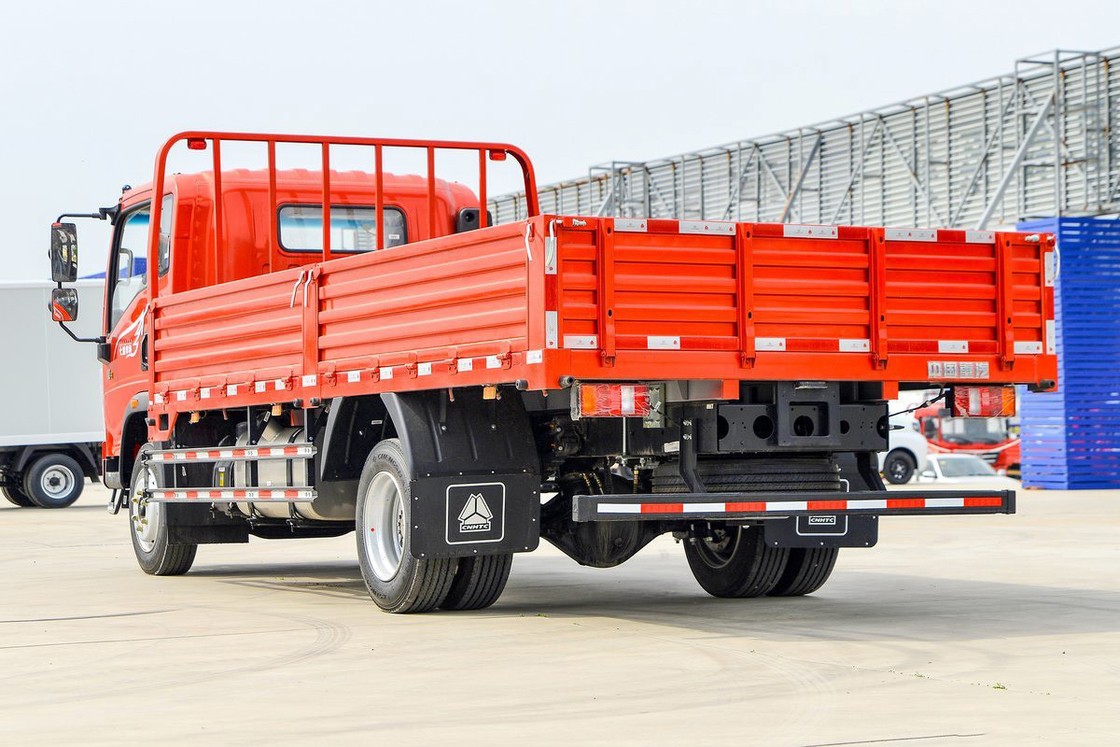 Sinotruk HOWO caminhão série Titan-H diesel 8 velocidades 170hp 5,2 metros caixa de carga de meio lado