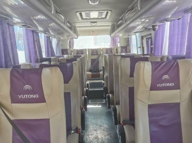 Autocarro de segunda mão Youtong ZK6808 Direção à esquerda 30 lugares Uso de primavera de folha na África