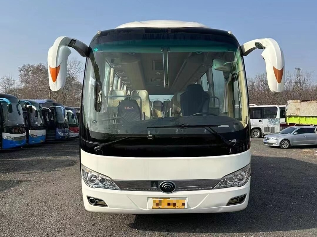 Passageiro usado e viajando 2015 Ano 39 assentos YUTONG Ônibus ZK6876 folha de primavera uso em estrada ruim
